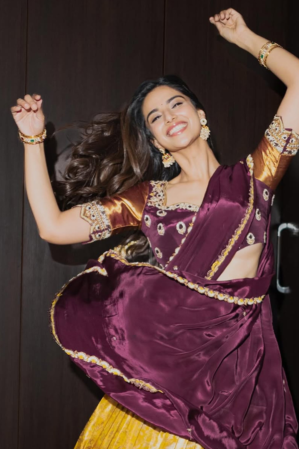 Actress Meenakshi Chaudhary Latest Stunning Photos8