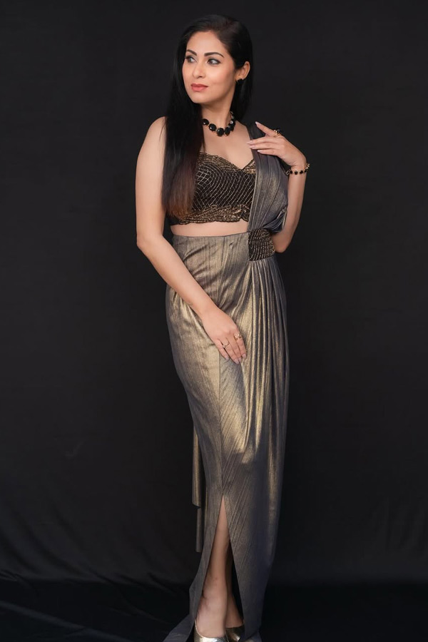 Actress Sadha Latest Beautiful Photos12