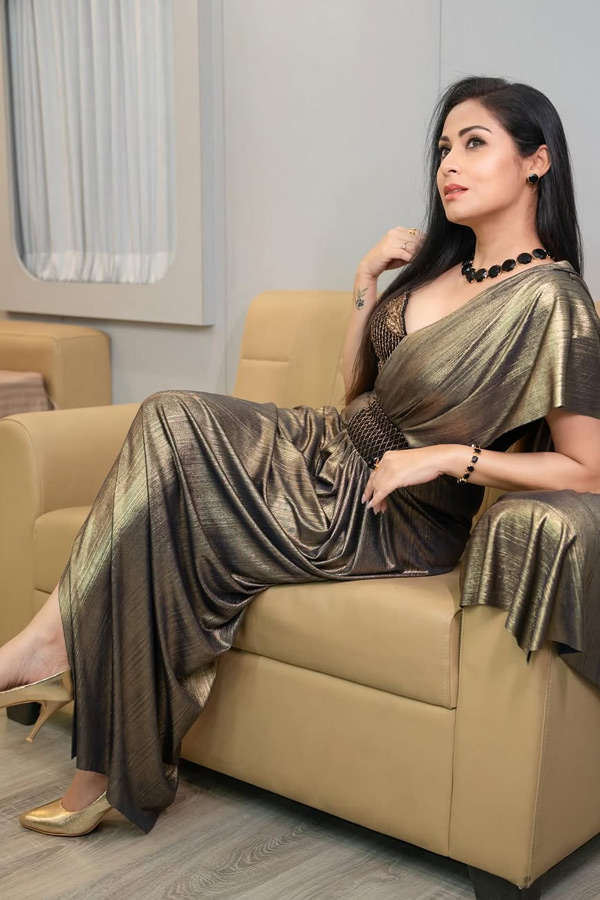 Actress Sadha Latest Beautiful Photos13