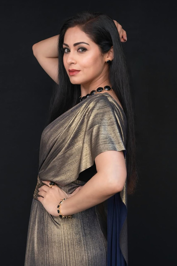 Actress Sadha Latest Beautiful Photos15