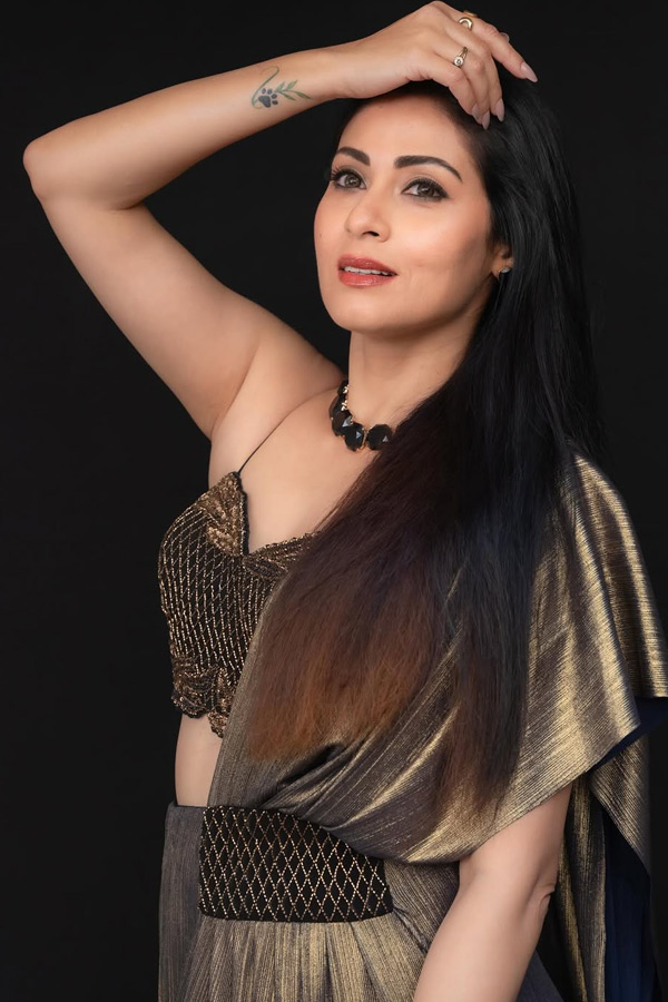 Actress Sadha Latest Beautiful Photos4