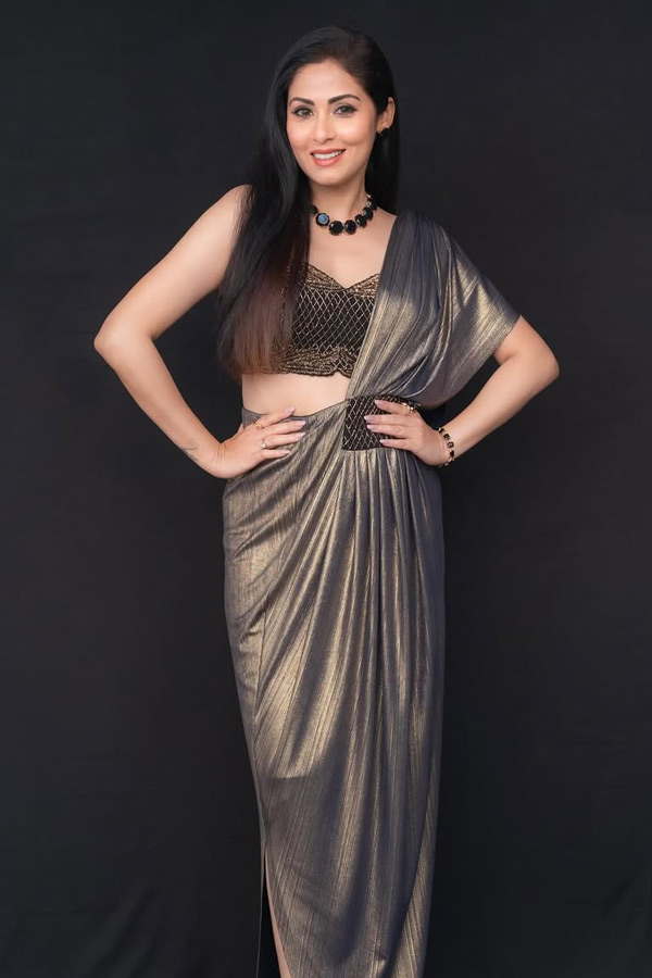 Actress Sadha Latest Beautiful Photos10