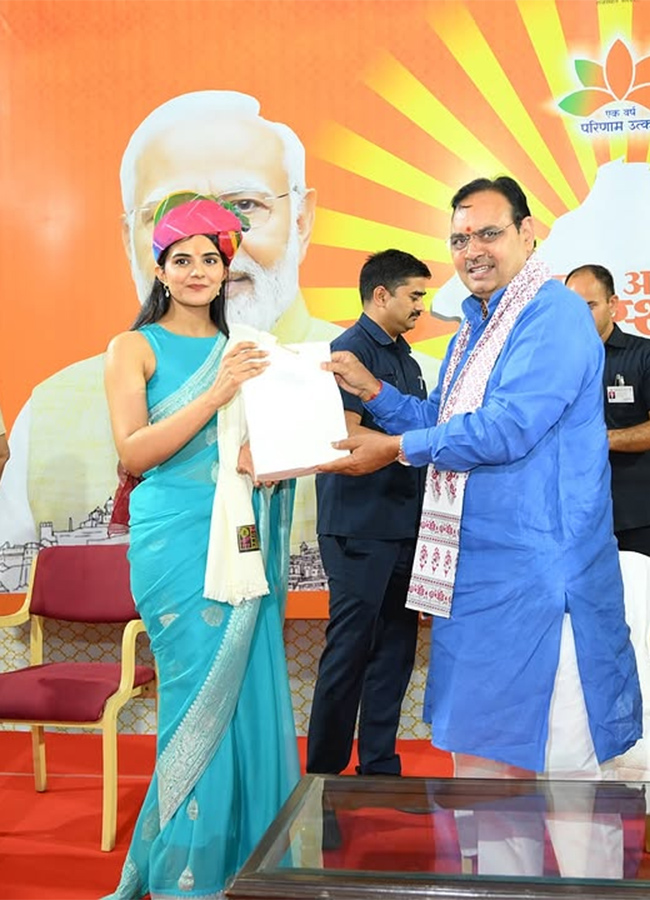 IPS Poorva Choudhary HD Photos Viral12