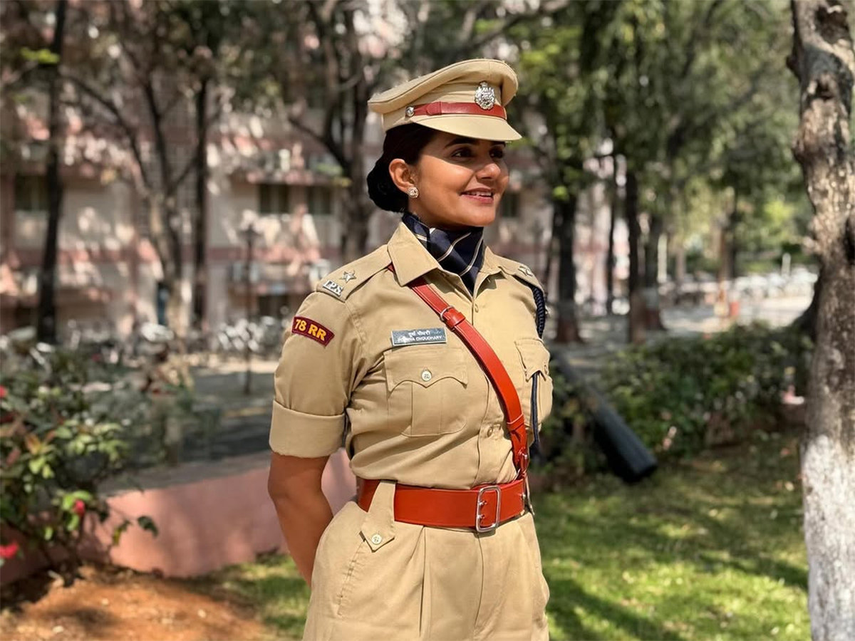 IPS Poorva Choudhary HD Photos Viral2