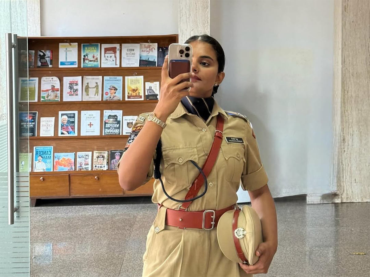 IPS Poorva Choudhary HD Photos Viral3