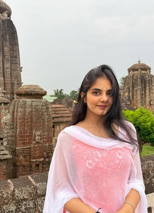 IPS Poorva Choudhary HD Photos Viral8