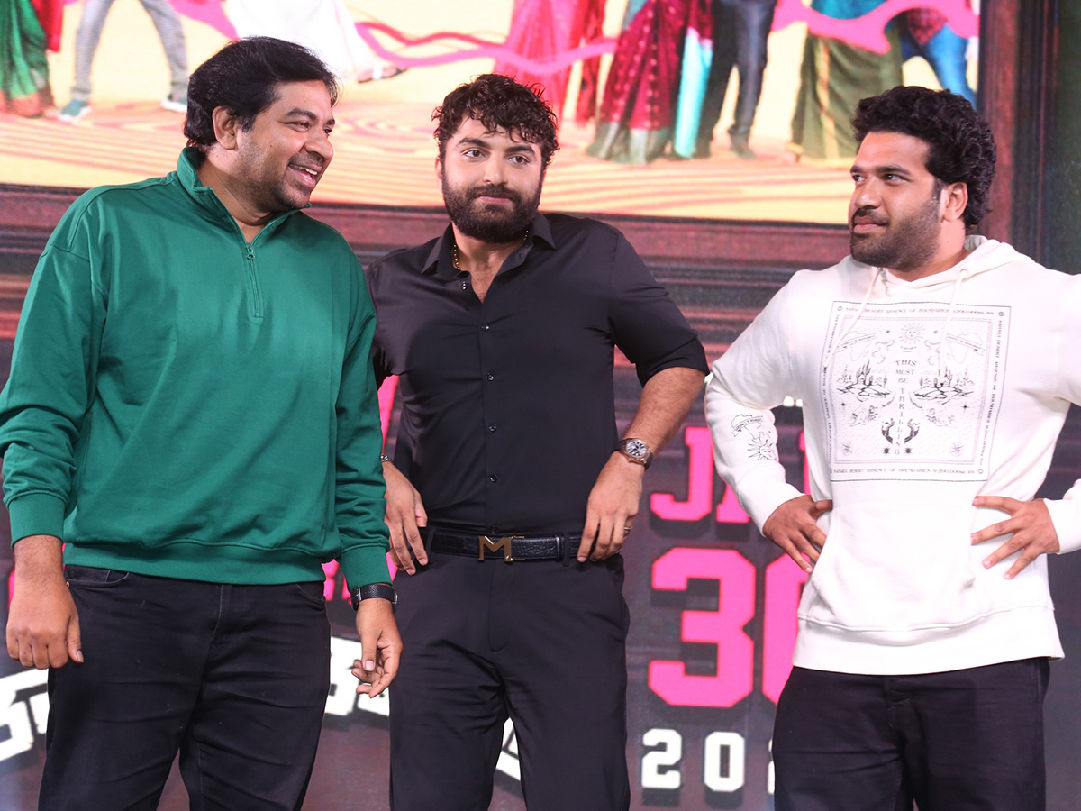 Om Shanti Shanti Shantihi Movie Pre Release Event HD Photos10