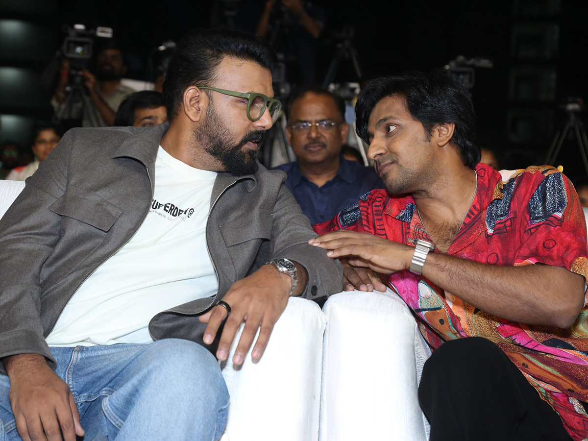 Om Shanti Shanti Shantihi Movie Pre Release Event HD Photos12