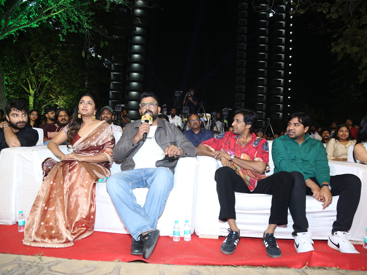 Om Shanti Shanti Shantihi Movie Pre Release Event HD Photos15