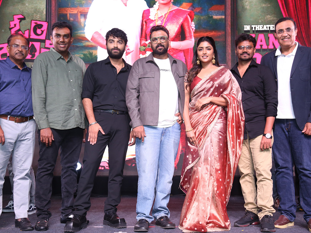 Om Shanti Shanti Shantihi Movie Pre Release Event HD Photos7