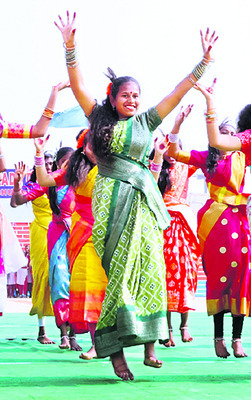 అందరికీ రాజ్యాంగ ఫలాలు1