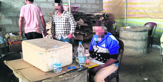 బెల్టు షాపుల్లో బరితెగింపు 1