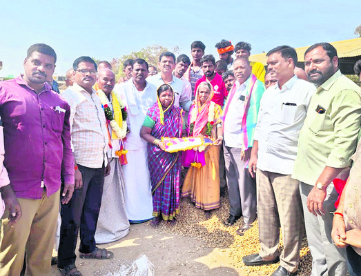 నామినేషన్ల స్వీకరణకు 13 కౌంటర్లు 
1