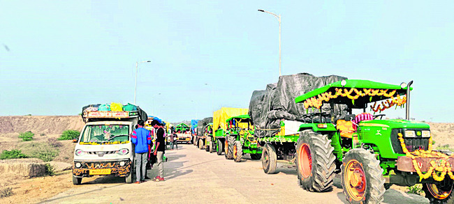 మహా భక్తులకు కష్టాలు
1