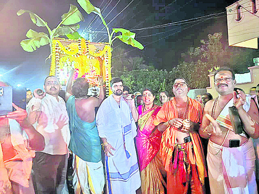 వైభవంగా ఉమాసదాశివుని కల్యాణం1