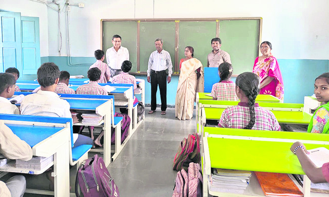 నామినేషన్ల స్వీకరణకు సర్వం సిద్ధం 
3