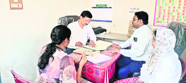 అన్ని ఆస్పత్రుల్లో  సరిపడా మందులు
1