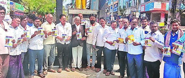 కల్యాణ వేంకటేశ్వరుడికి హనుమంత వాహన సేవ 3