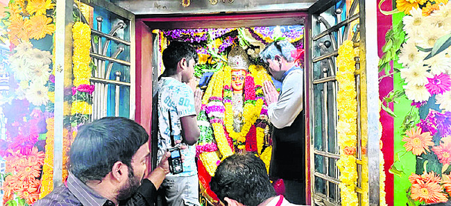 అంబరాన్నంటిన.. సిరిమాను ‘శంబర’ం 1