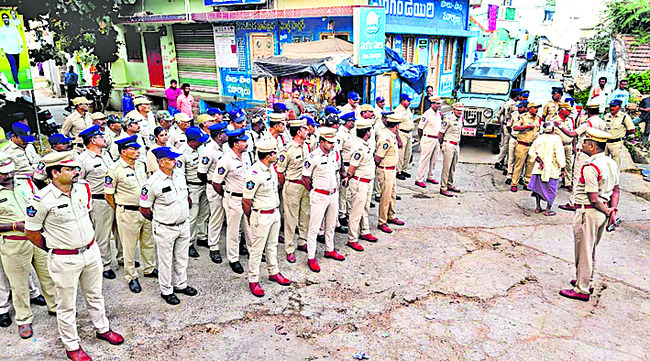 శాంతిభద్రతలకు విఘాతం కలిగిస్తే కఠిన చర్యలు 3