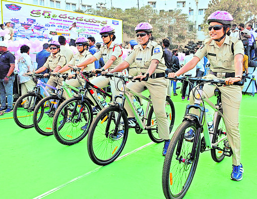 డ్రగ్స్‌ వాడితే జీవితాలు నాశనం 1