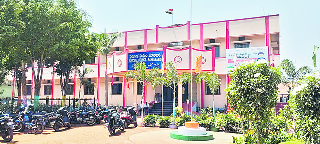 ఆశావహుల పైరవీలు1