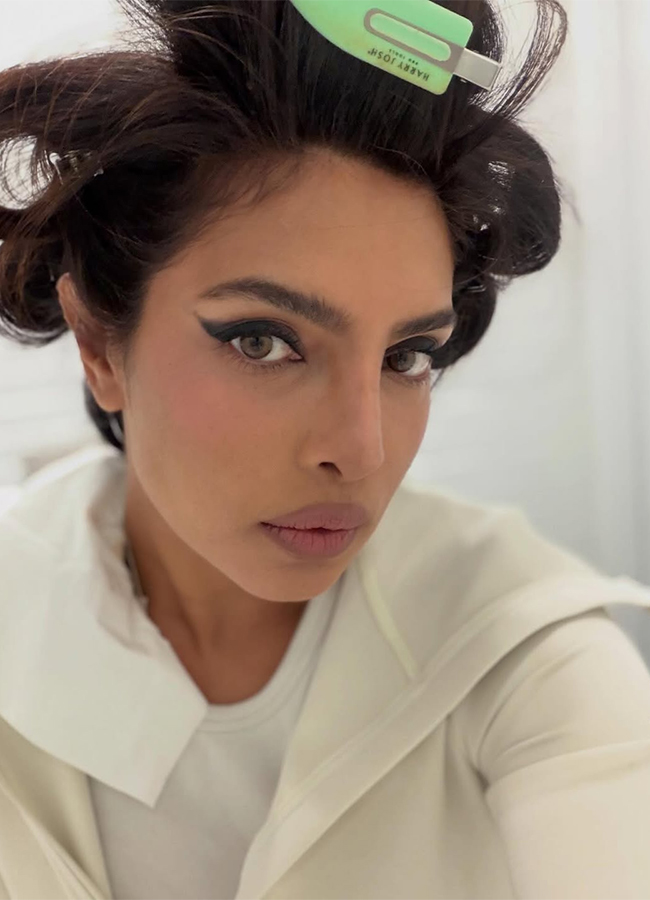 Bollywood Actress Priyanka Chopra January Vibes15