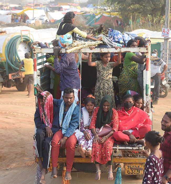 Sammakka Sarakka Medaram Maha Jatara 2026 HD Photos24
