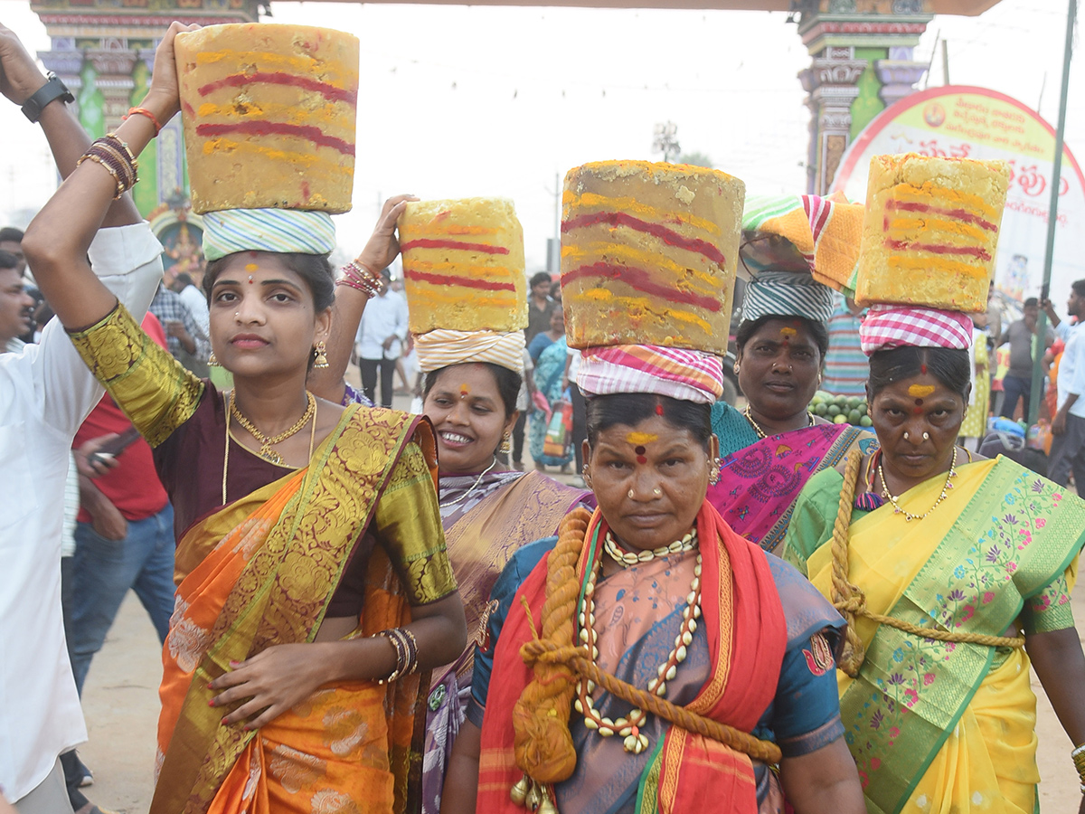 Sammakka Sarakka Medaram Maha Jatara 2026 HD Photos4