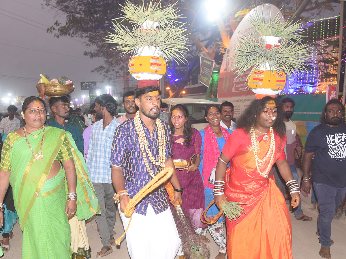 Sammakka Sarakka Medaram Maha Jatara 2026 HD Photos6