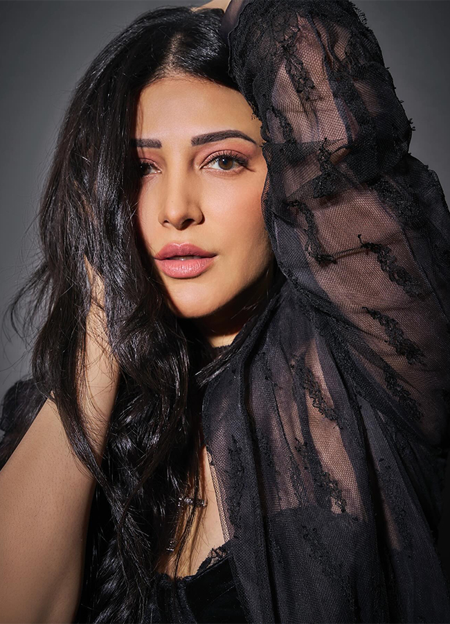 Tollywood Actress Shruti Haasan Birthday Special Photos13