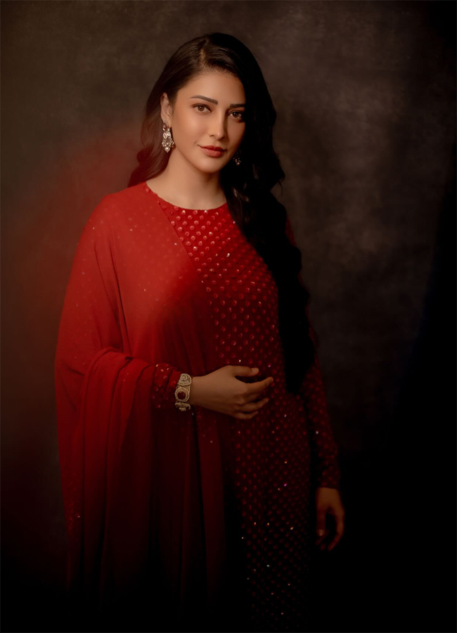 Tollywood Actress Shruti Haasan Birthday Special Photos8