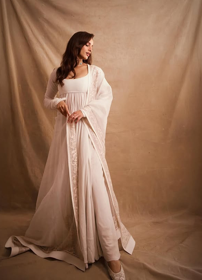 Animal movie Beauty Tripti Dimri looking full of glamour... Photos7