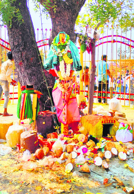 గద్దె పైకి సారలమ్మ1