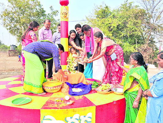 గద్దెలపైకి సారలమ్మ2
