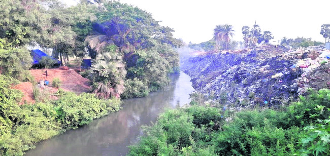 అధ్వానంగా డ్రెయిన్లు 1