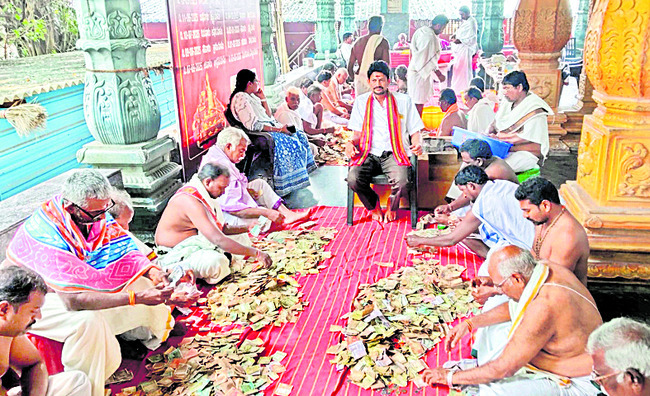 అభయాంజనేయ స్వామి హుండీ ఆదాయం రూ.12.44 లక్షలు 1