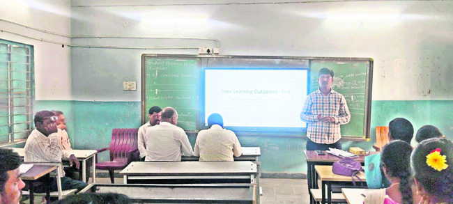 సినీ హీరో శ్రీకాంత్‌ సందడి 3