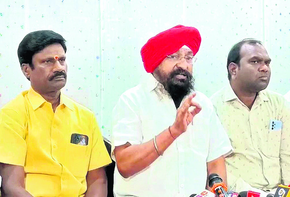 నామినేషన్ల ప్రక్రియలో   అప్రమత్తంగా ఉండాలి1