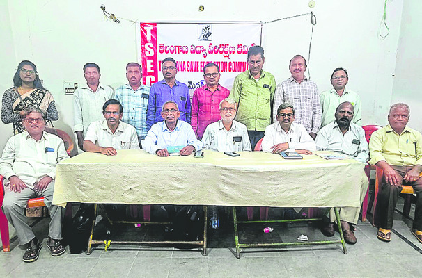 వందశాతం  ఉత్తీర్ణత సాధించాలి 
1