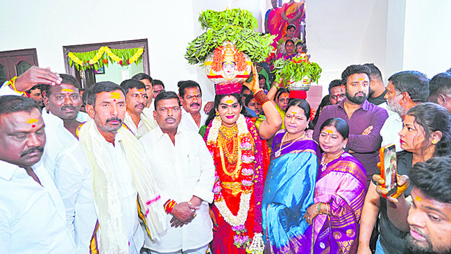 ఇక్రిశాట్‌లో గవర్నర్‌1