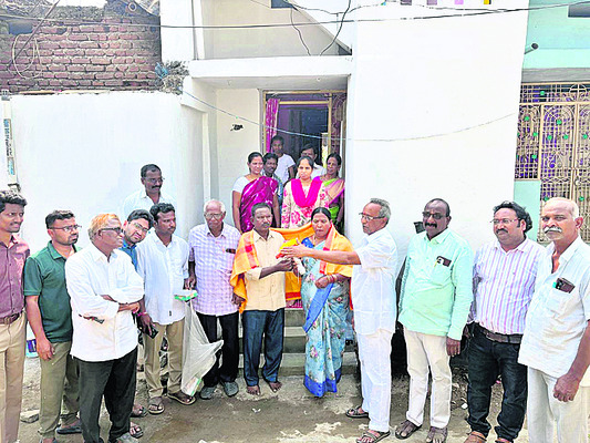 మక్కువ మండలంలో ఇద్దరు 1