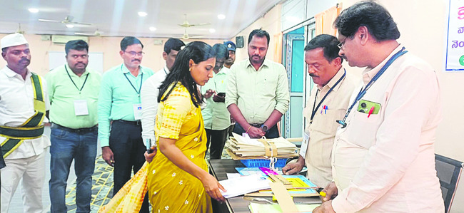 ఇక్రిశాట్‌లో గవర్నర్‌3