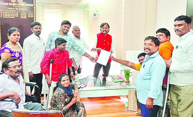 బీజేపీకి ‘జుంటుపల్లి’ గుడ్‌బై 
3