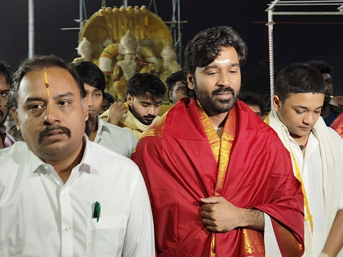 Actor Dhanush Visits Tirumala Tirupati Temple Photos2