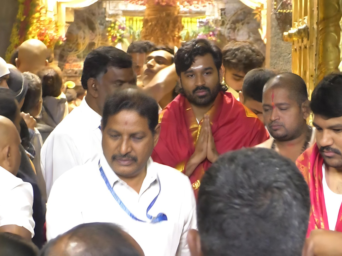 Actor Dhanush Visits Tirumala Tirupati Temple Photos3