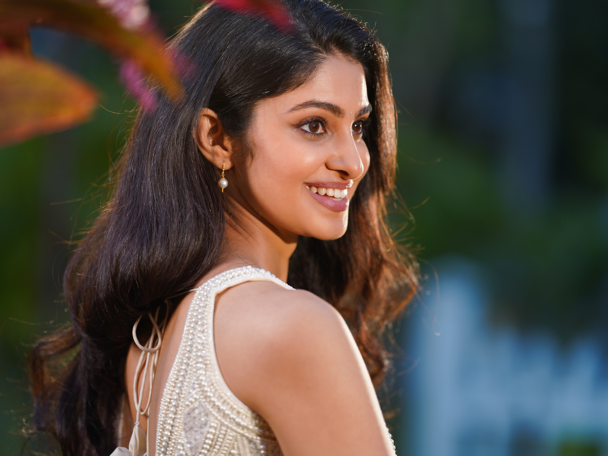 Actress Manasa Varanasi HD Latest Photos11