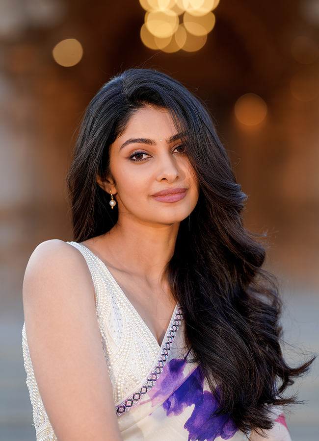 Actress Manasa Varanasi HD Latest Photos2