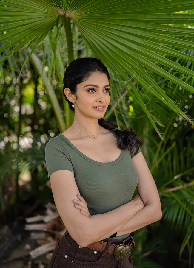 Actress Manasa Varanasi HD Latest Photos20