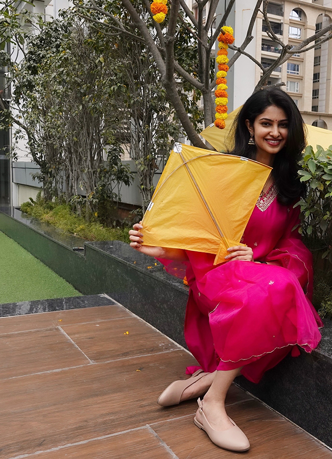 Actress Manasa Varanasi HD Latest Photos6